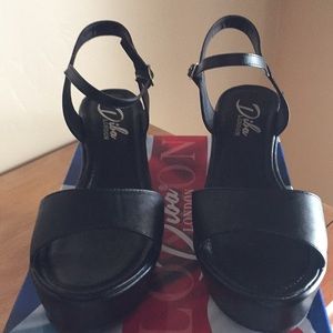 Black platform sandals